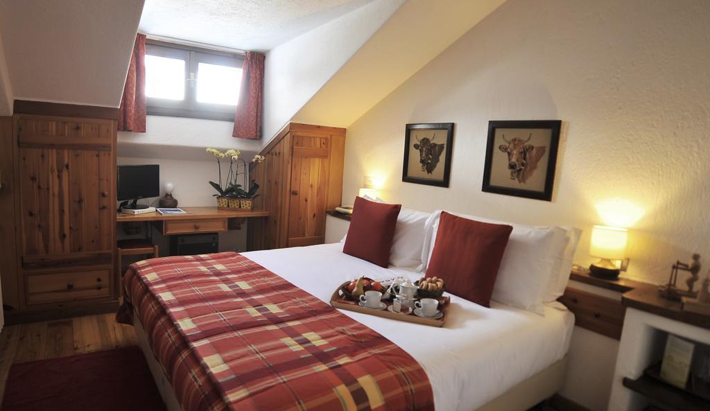 Hotel La Grange - Animal Chic Hotel Courmayeur Værelse billede